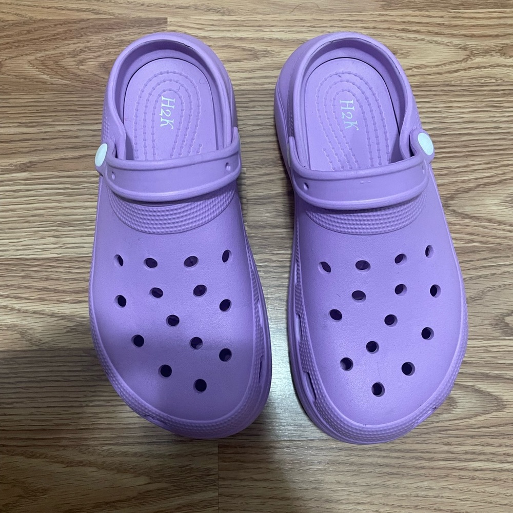 PLATFORM OFF BRAND CLOGS